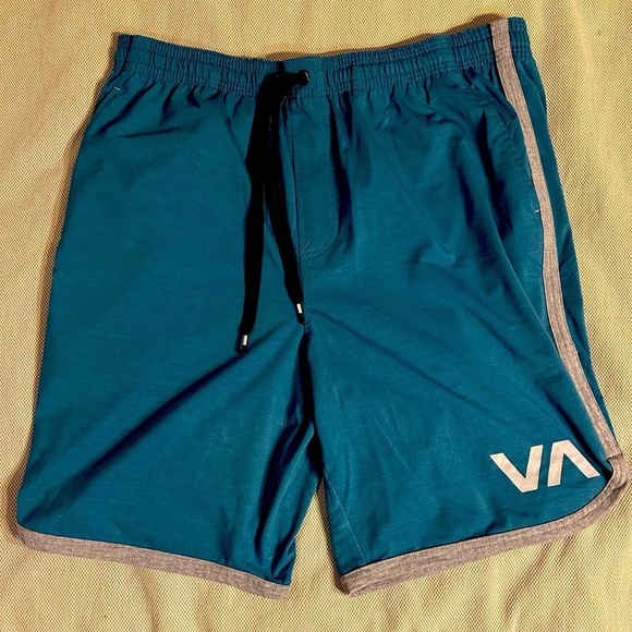 RVCA VA Sport short XL - Picture 1 of 3